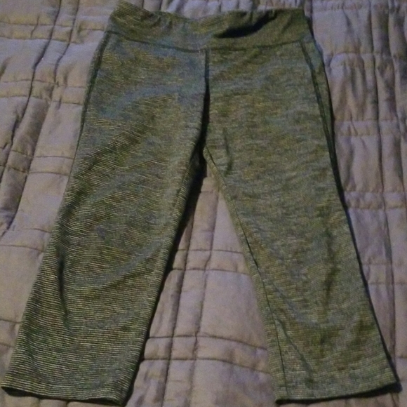 Old Navy Other - Girls 10/12 Old Navy Capri Active gray/black
